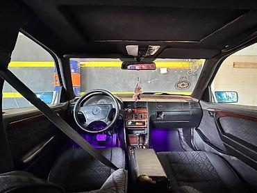 w203 mercedes: Mercedes-Benz C-Class: 1.8 l | 1994 il Sedan — 5