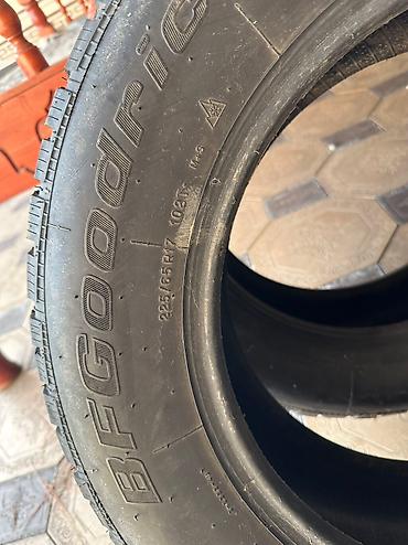 Шины: Шины 225 / 65 / R 17, Зима, Б/у, Комплект, Внедорожные (АТ/МТ), Китай, BFGoodrich — 6