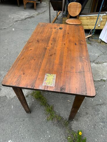 Столы: Продаю деревянные столы б/у .В наличии 7шт