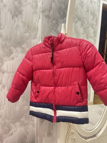детская мембранная одежда: Uşaq üçün şişmə qış gödəkçəsi – Moncler - Rəng: parlaq qırmızı, aşağı