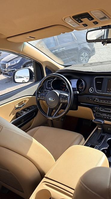 авто 7 мест: Продаётся 7‑местный кроссовер/минивэн с просторным салоном и бежевой — 8