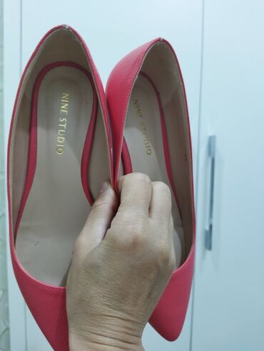 Baletkalar: Ninewest ayaqqabilari hamısı yenidir. 36-37 olculerdir. temiz — 2