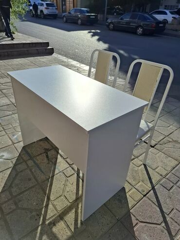 Ofis dəst mebeli: Yazi masasi 2 neferlik 40 azn Yazi masasi tek neferlik 30 azn. tek — 16