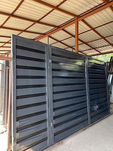 Распашные ворота: Металлические ворота и калитки с жалюзийными и коваными элементами. - — 7