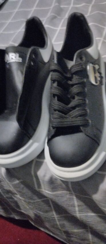 Mokasine: Mokasine, 39 — 1