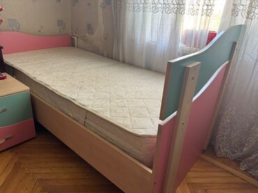 Çarpayılar: Normal vəziyyətdə çarpayı, En 95, uzunluq 2 metr. Çarpayı alana tumba
