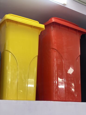 резиновый вал: Мусорный бак на колесиках, с крышкой 120 литров Пластик первого