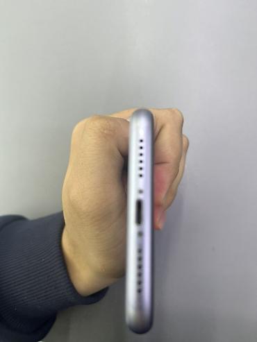 Apple iPhone: IPhone 11 — 6