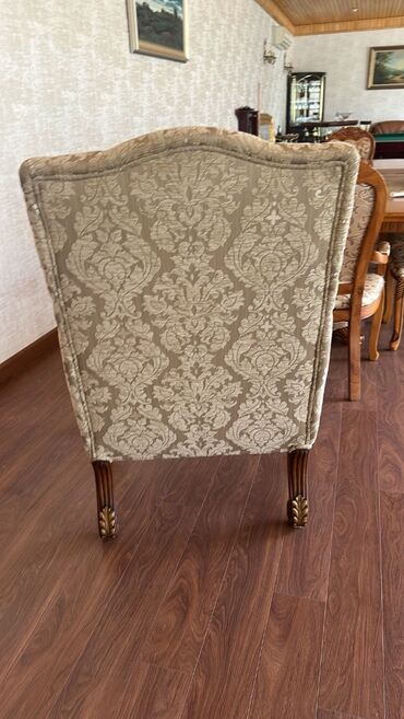 Kreslolar: Kreslo — 9