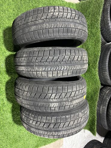 Шины: Шины 215 / 60 / R 17, Зима, Б/у, Комплект, Легковые, Япония, Bridgestone