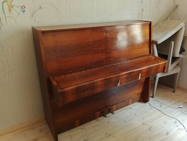 духовой деревянный инструмент: Piano Letonya ülkesi arjinal