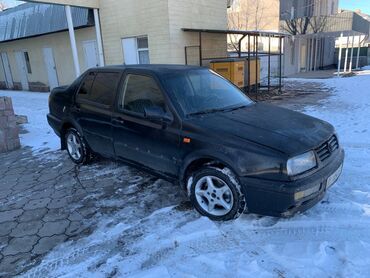 Volkswagen: Volkswagen Vento: 1996 г., 2 л, Механика, Бензин, Седан