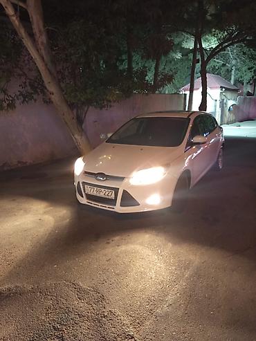 ford focus 2000: Ford Focus: 1.6 l | 2014 il 83000 km Sedan — 4