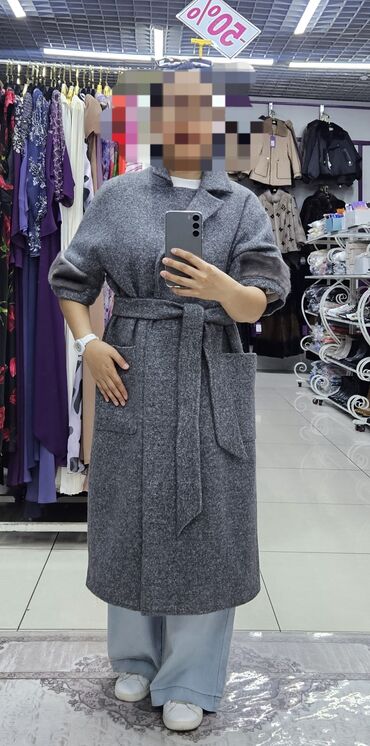 loreta пальто: Пальто новое вязаное с норковым рукавом. На кнопочках. Английский