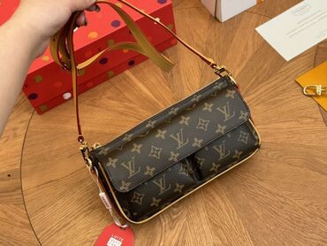 сумку с пайетками: Бренд: louis vuitton lv размер: 226×14×6 см с коробкой "сумки