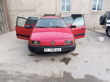 Volkswagen: Volkswagen Passat: 1989 г., 1.8 л, Механика, Бензин, Универсал