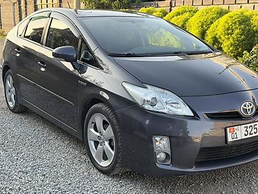 Toyota Prius: 2010 г., 1.8 л, Гибрид, Хэтчбэк at lalafo.kg Toyota Prius: 2010 г., 1.8 л, Гибрид, Хэтчбэк