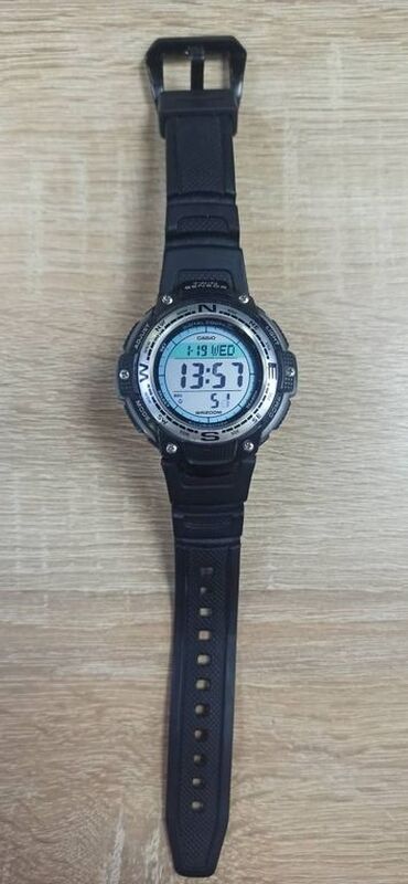 Наручные часы: Casio sgw-100-1v 
в идеальном состоянии
