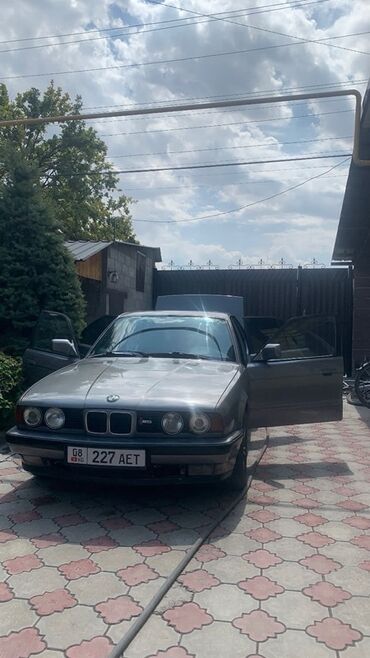 BMW: BMW 520: 1990 г., 2 л, Механика, Бензин, Седан — 6