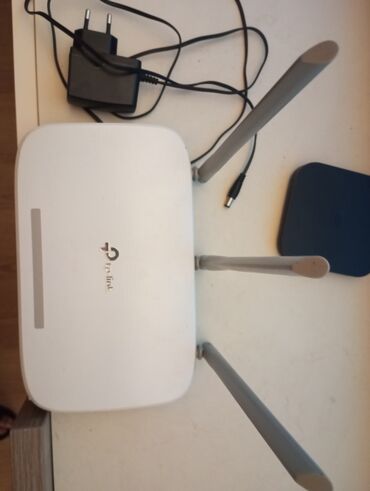 Sirena Motors: Model TL-WR 45N Router 3 
Antenali