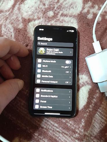 Apple iPhone: Apple iPhone X (srebrni) + punjač - Ekran 5.8" Super Retina OLED — 4