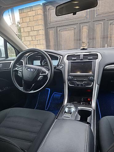 fusion disk: Ford Fusion SE sedan – ağ rəng, 4 qapı. Xarici: - Xrom ön barmaqlıq — 5
