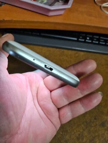 Samsung: Samsung Galaxy J1 2016, bоја - Bela na lalafo.rs — 10 Samsung: Samsung Galaxy J1 2016, bоја - Bela — 10