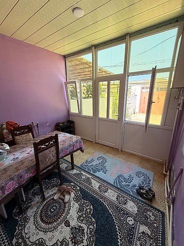 aşağda: 6 otaqlı, 105 kv. m, Kredit yoxdur, Orta təmir — 5