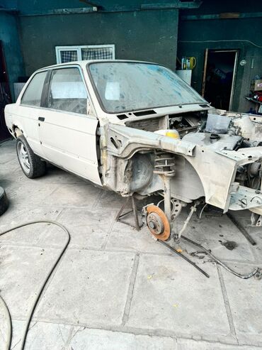 приора 2: BMW 3 series: 1985 г., 3 л, Механика, Бензин, Купе