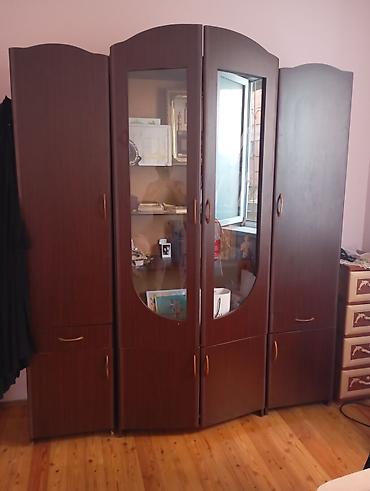 rum reqemli divar saatlari: Qonaq otağı üçün şkaf-vitrin dəsti - Material: tünd qəhvəyi — 2