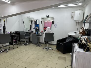 парикмахерские салоны: Продаю Салон красоты 100 м², 2 комнаты, С ремонтом, С оборудованием