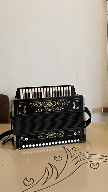 qiymətli: Akustik Akkordeon, İşlənmiş, Ünvandan götürmə — 1