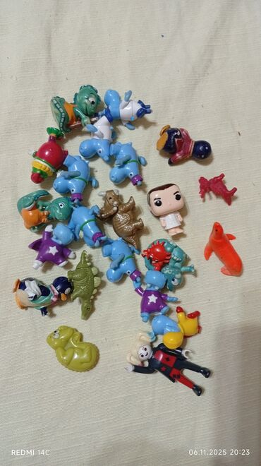 гусь игрушка: Набор небольших игрушек-фигурок разного типа. игрушки из киндера