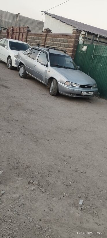 зеркало даф: Daewoo Nexia: 1998 г., 0.5 л, Механика, Седан
