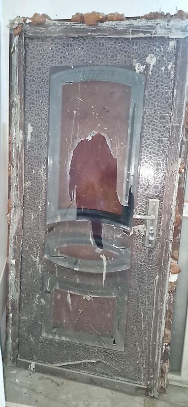 qapi olculəri: Kod 9867
Seyf qapi satilir 150 azn 
Unvan atyali . Xumar — 1