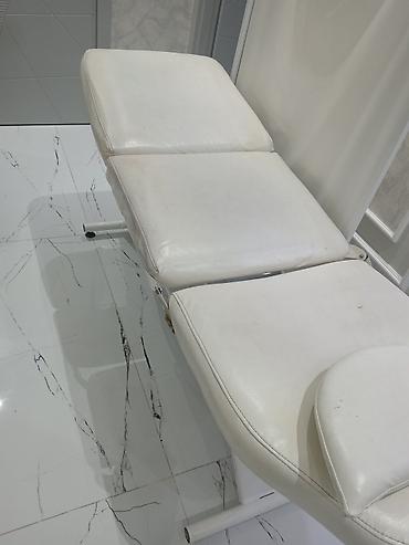 Салонная, медицинская мебель: Ağ rəngli kosmetoloji/massage çarpayısı - 3 hissəli, insan bədəninə — 1
