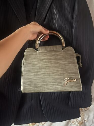ремень офицерский: Сумка Guess, элегантная жесткой формы. - Цвет