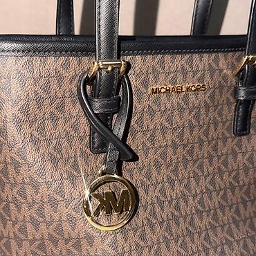 сумки мк: Сумка-тоут Michael Kors в среднем размере🤎 - Модель: компактный тоут — 5