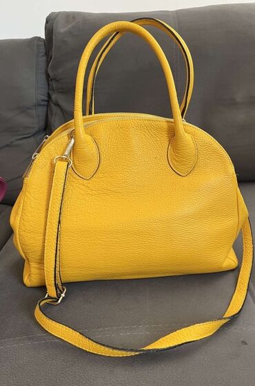 Torbe: Set torbi – različiti modeli i boje - Žuta torba od zrnaste kože na lalafo.rs — 1 Torbe: Set torbi – različiti modeli i boje - Žuta torba od zrnaste kože — 1