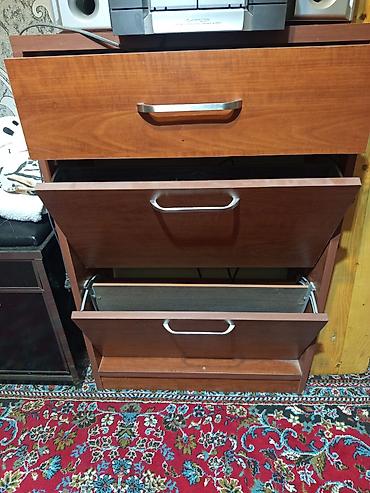 divar ref: Yeni, 3 qapılı, Qəhvəyi, Taxta Ayaqqabı dolabı — 1