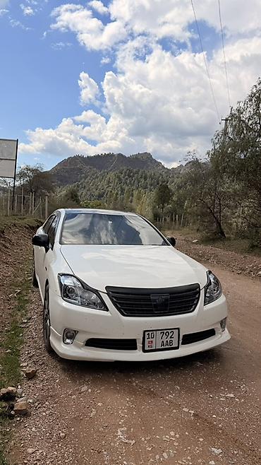 Toyota Crown: 2010 г., Автомат, Бензин, Седан