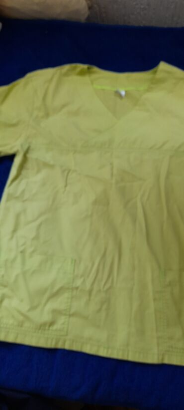 vazdusni jastuk za vrat: Zelena uniforma za bolnicarke i negovateljice.
Neostecena,veličina 40