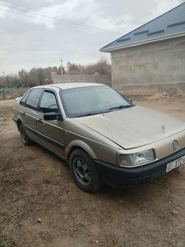 пасать: Volkswagen Passat: 1988 г., 1.8 л, Механика, Бензин, Седан