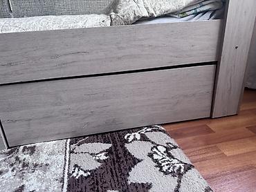 bunk bed: Двухъярусная кровать из ЛДСП в светлом древесном оттенке. - Верхний — 4
