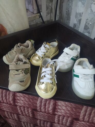 Детская обувь: Детская обувь набором – несколько пар кроссовок и ботинок для — 4