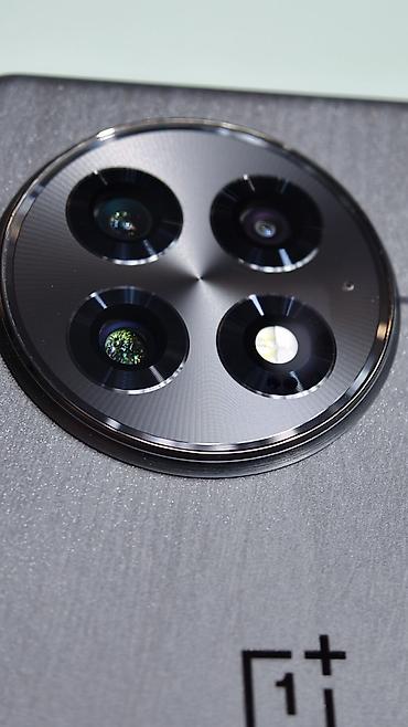 OnePlus: OnePlus 13, Б/у, 256 ГБ, цвет - Черный, 2 SIM — 3