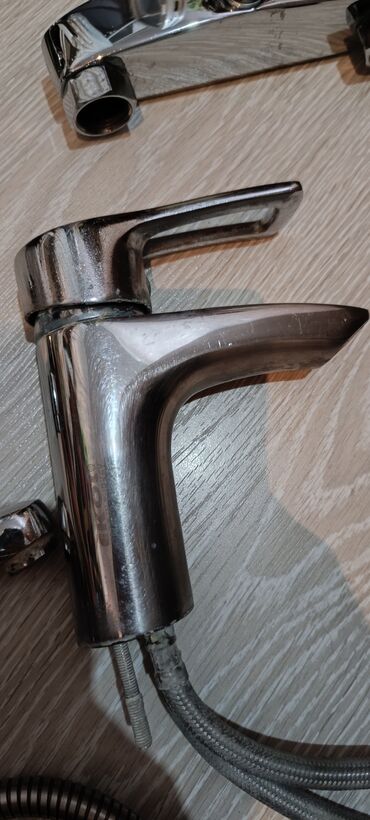 Su qızdırıcı kranlar: Smistitellər. Mətbəx, hamam, axtafa, moydadır, tulpan, djakuzi üçün 5 — 11