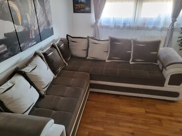 Ugaone garniture: Prodajem garnituru ocuvanu u perfektnom stanju.Dimenzije — 8