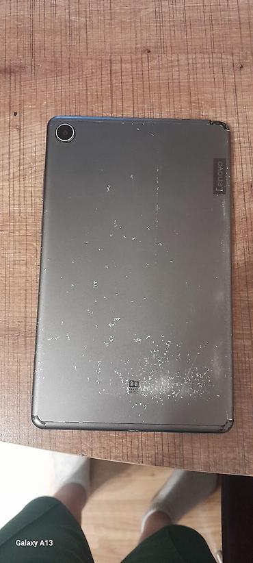 Lenovo: Lenovo planşet - Marka/model: Lenovo (arxa qapaqda logo). - Korpus — 2