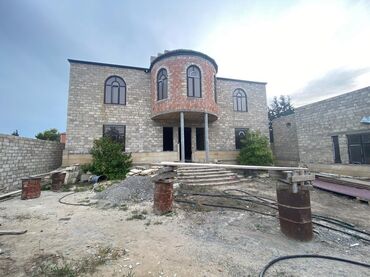 xacmaz evlər: Satılır: geniş həyət sahəsi olan iki mərtəbəli fərdi yaşayış evi və